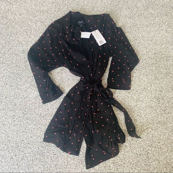 NWT Plush Apparel Black Robe Pink Hearts Extra Soft Fleece XS With Scrunchie - Picture 13 of 13